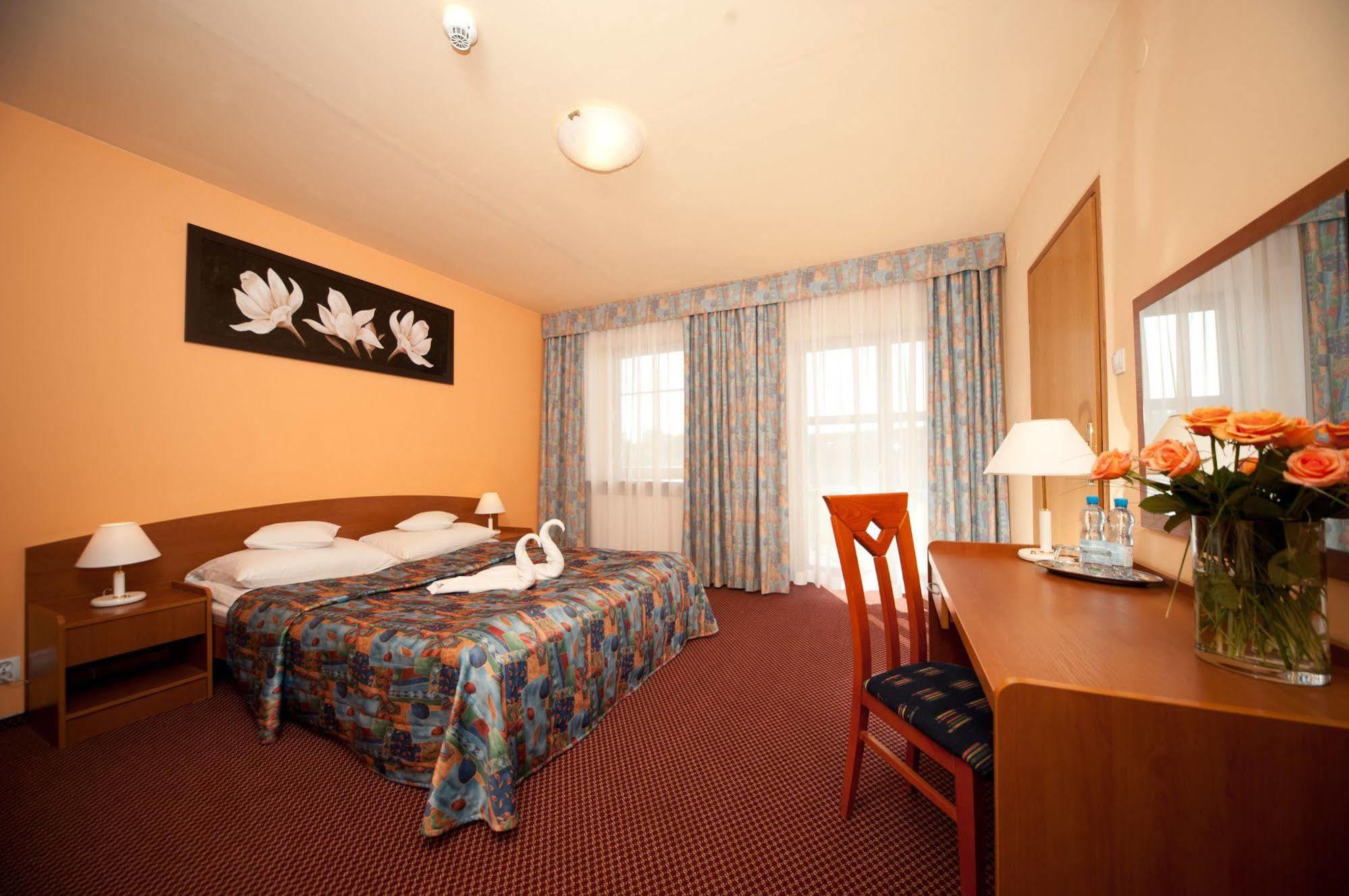Hotel Gromada Radom Centrum Exterior photo