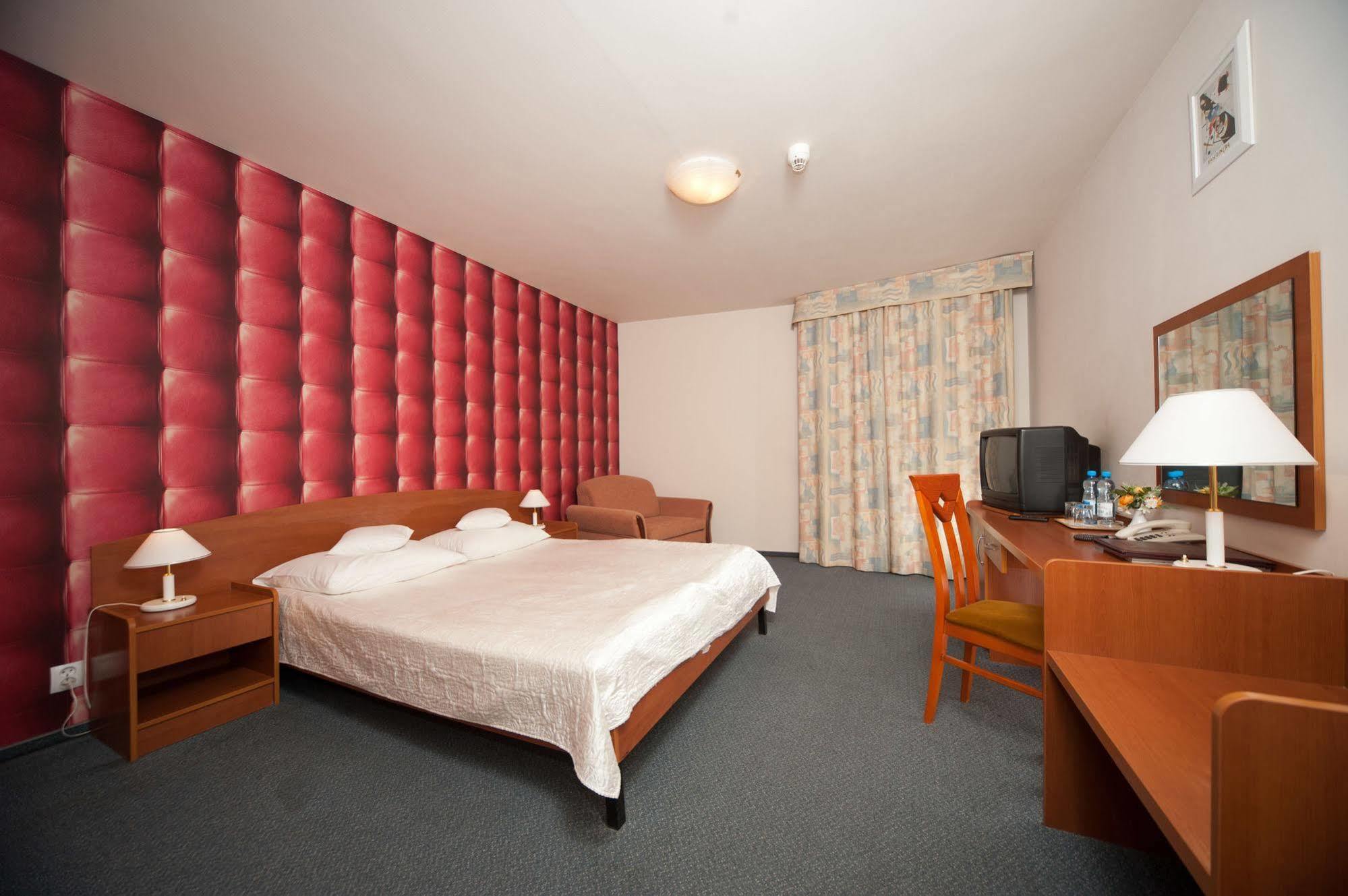 Hotel Gromada Radom Centrum Exterior photo